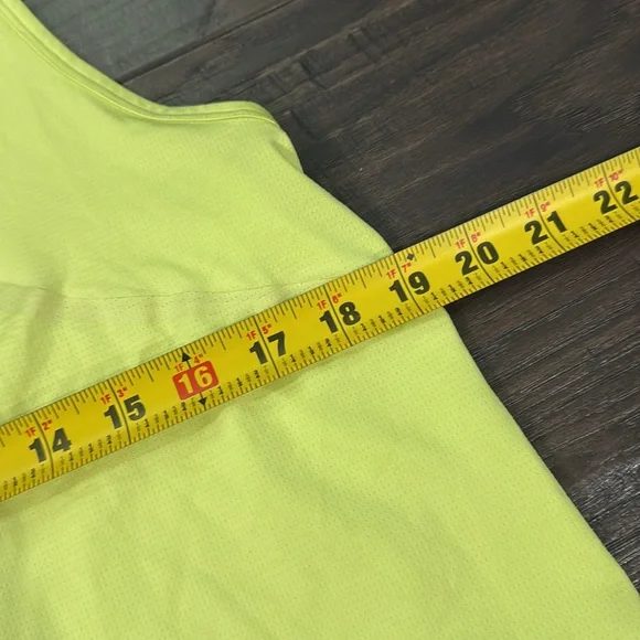 Lululemon Men's Neon Yellow Sleeveless Running Shirt Size M/L - Picture 7 of 7